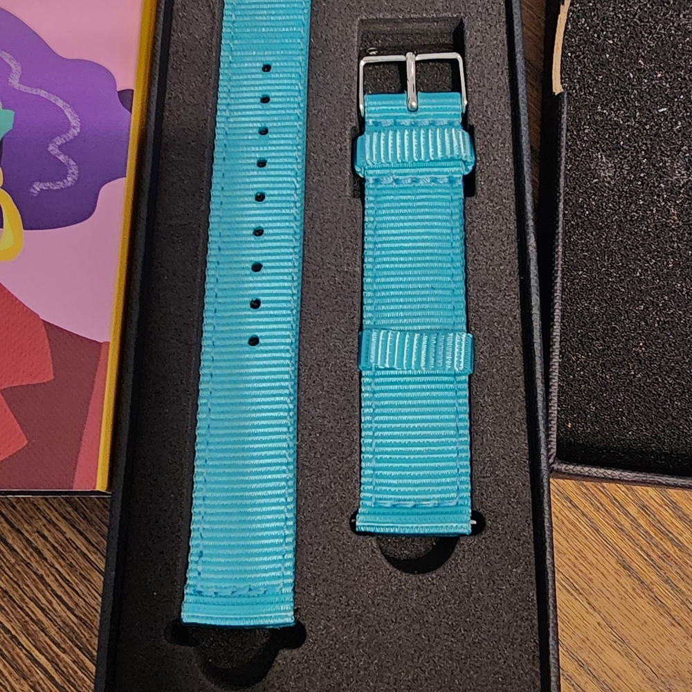 Coluri Turquoise Nylon Watch Strap - Picture 2 of 6
